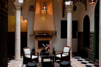 In the heart of the old medina of Tangier, near the petit socco, magnificent traditional Riad close to the main attractions of the old medina and the kasbah.