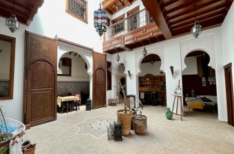 Fabuleuse maison d'hôtes dans la médina offrant 8 chambres en suite.