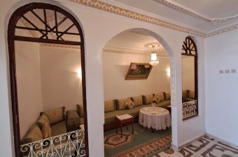 Opportunité d'investissement de choix : Maison de prestige avec vue panoramique à Amrah
