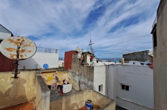 À Vendre : Charmante Maison de 85 m², 1 Minute du Petit Socco et Café Central, à 5 Minutes du Port de Tanger Medina