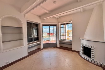 Penthouse Vintage Spacieux à Louer au Centre-ville de Tanger