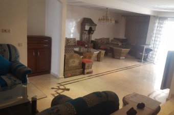 Beautiful fully furnished apartment composed of a large living room with terrace and fireplace, a master suite with a private bathroom and two other bedrooms and two bathrooms.